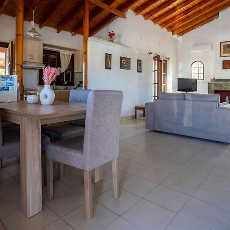 Villa Seaside Retreat For Families And Pets Messíni Esterno foto